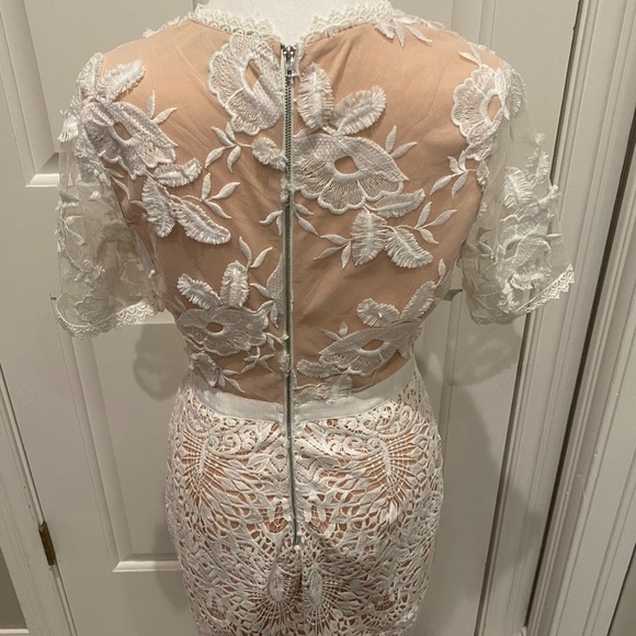 Lulu's Kayleigh White and Nude Lace Short Sleeve Midi Dress 16353 - Picture 11 of 16